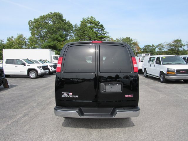 2025 Gmc Savana Passenger 2500 LT photo 4