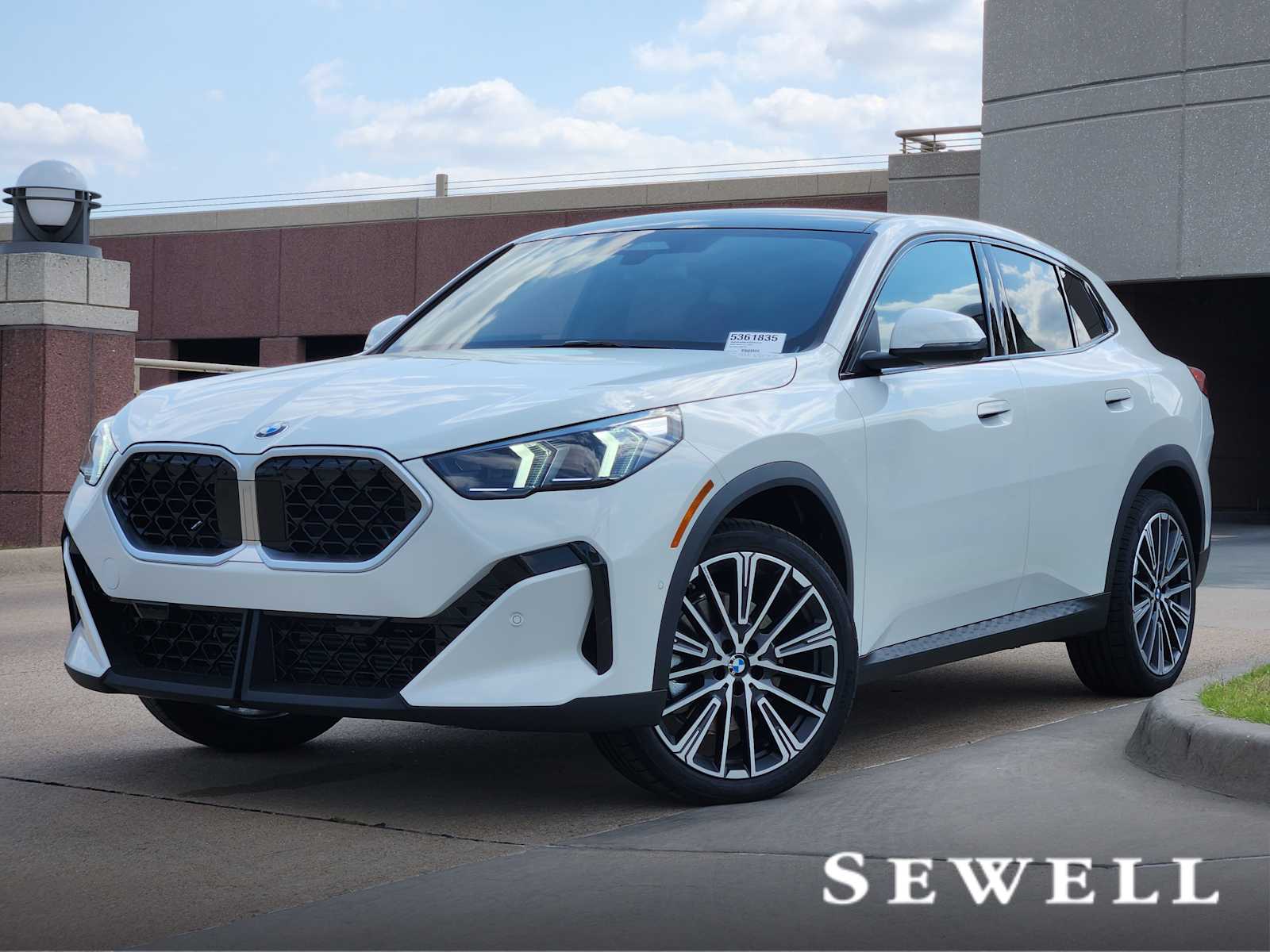 2025 BMW X2 28i's photo