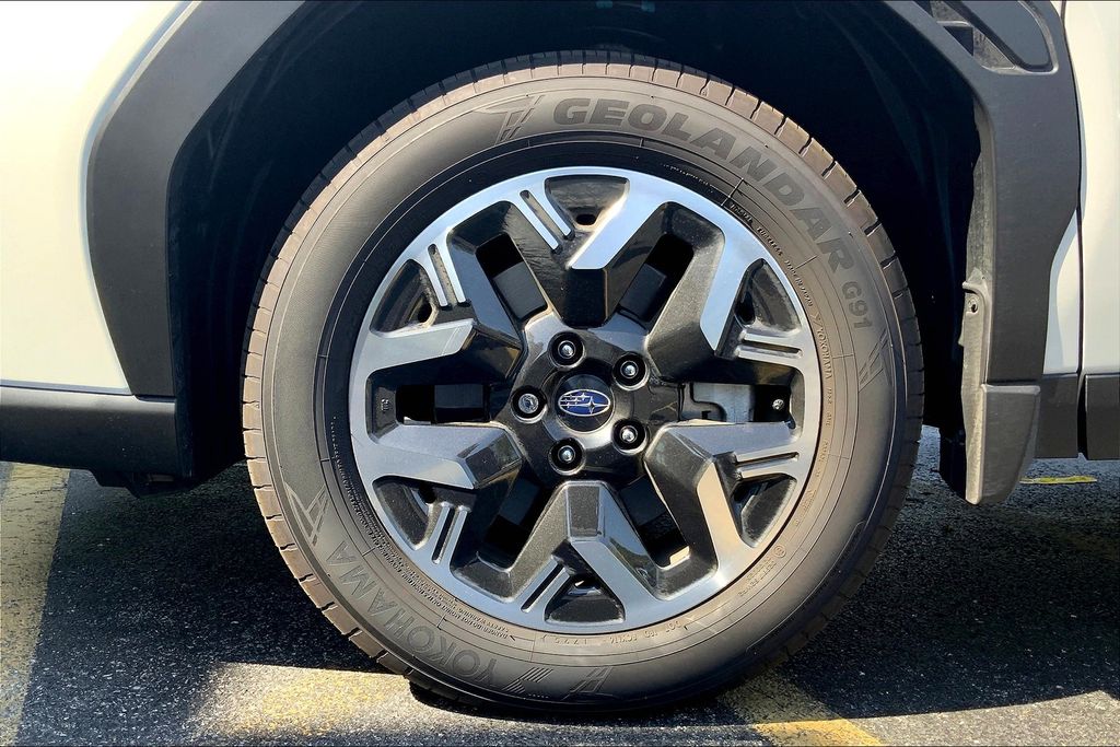 2025 Subaru Forester Premium Base photo 8