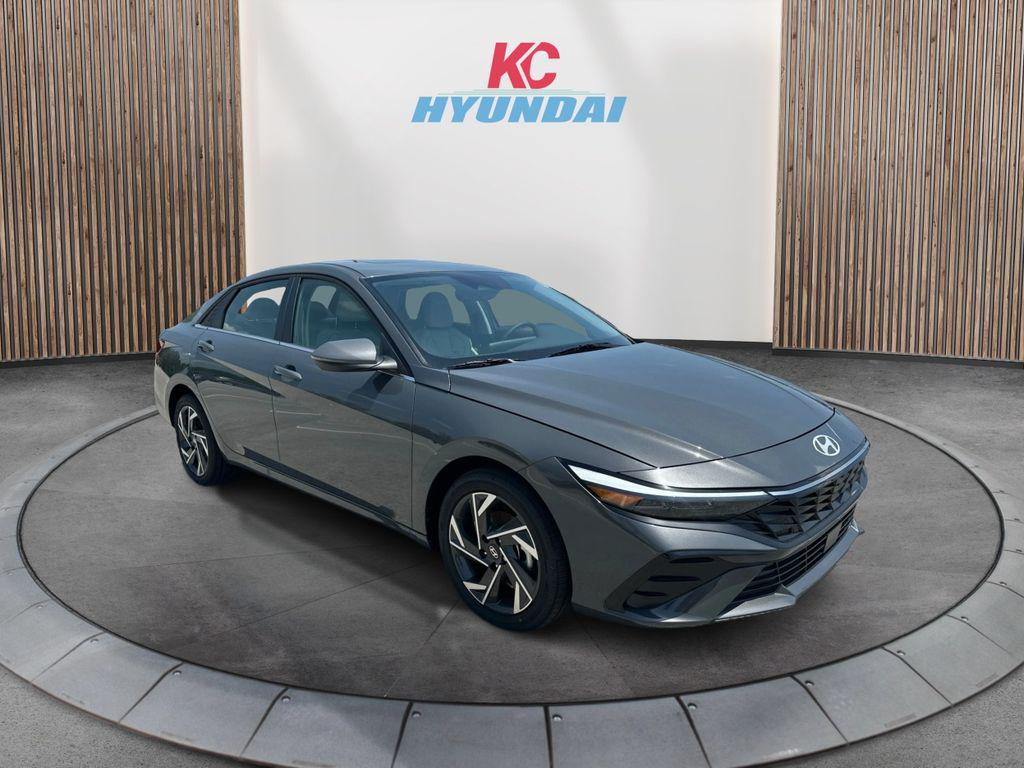 2025 Hyundai Elantra Hybrid Limited photo 3