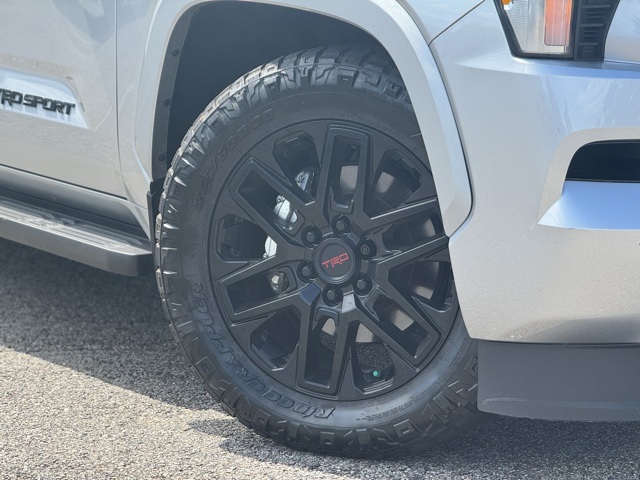 2024 Toyota Sequoia SR5 photo 3
