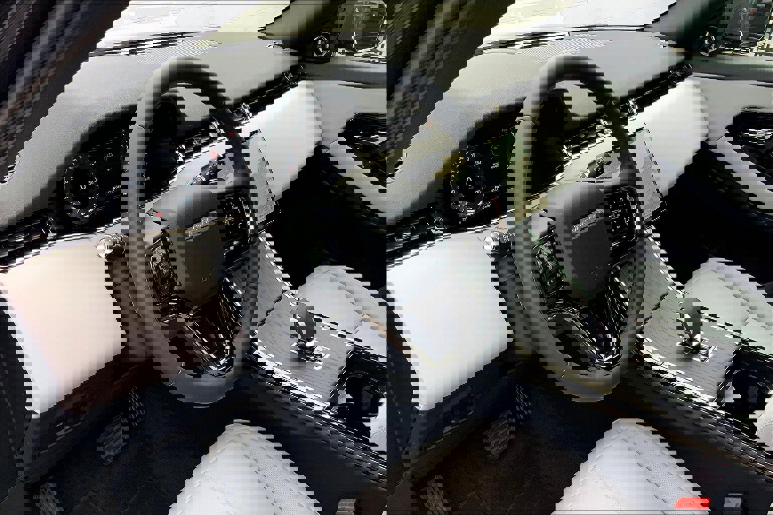 2026 Land Rover Range Rover Evoque S photo 4