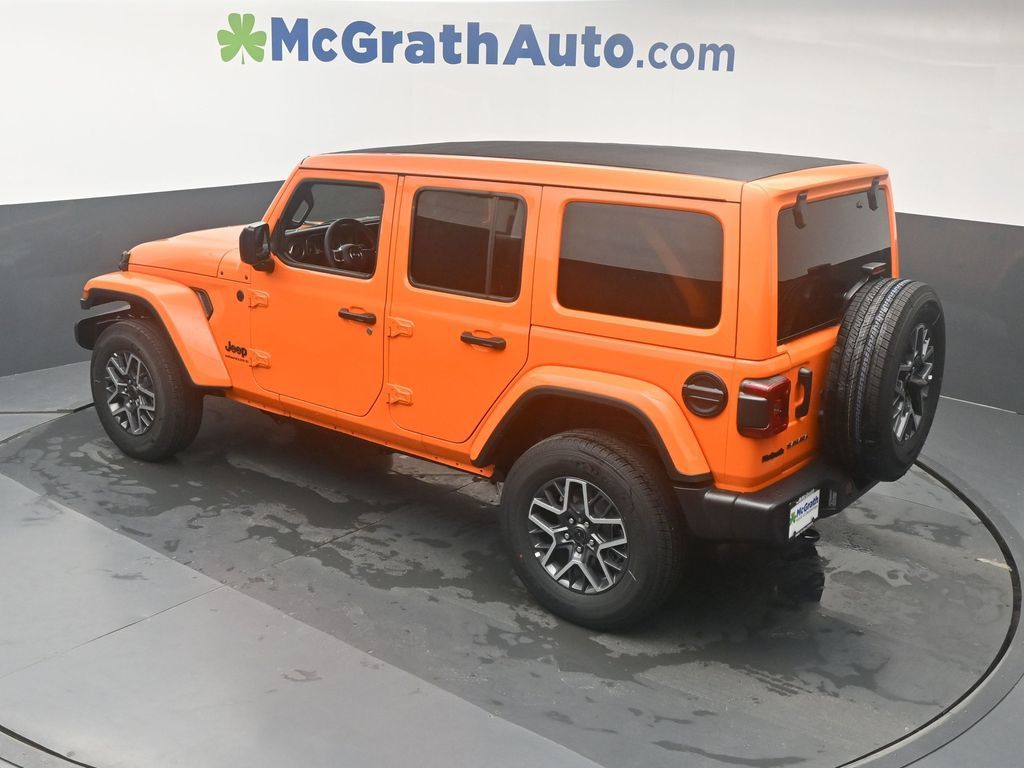 2025 Jeep Wrangler Sahara photo 18