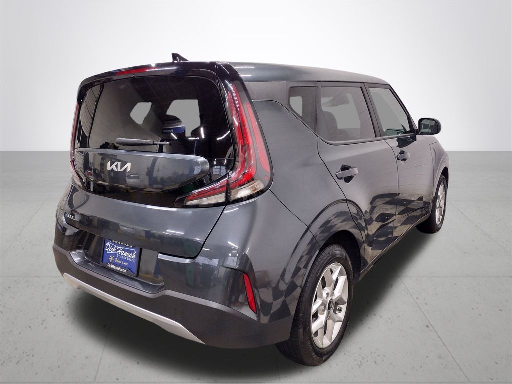 2023 Kia Soul LX photo 12