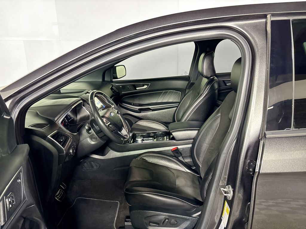 2020 Ford Edge ST photo 8