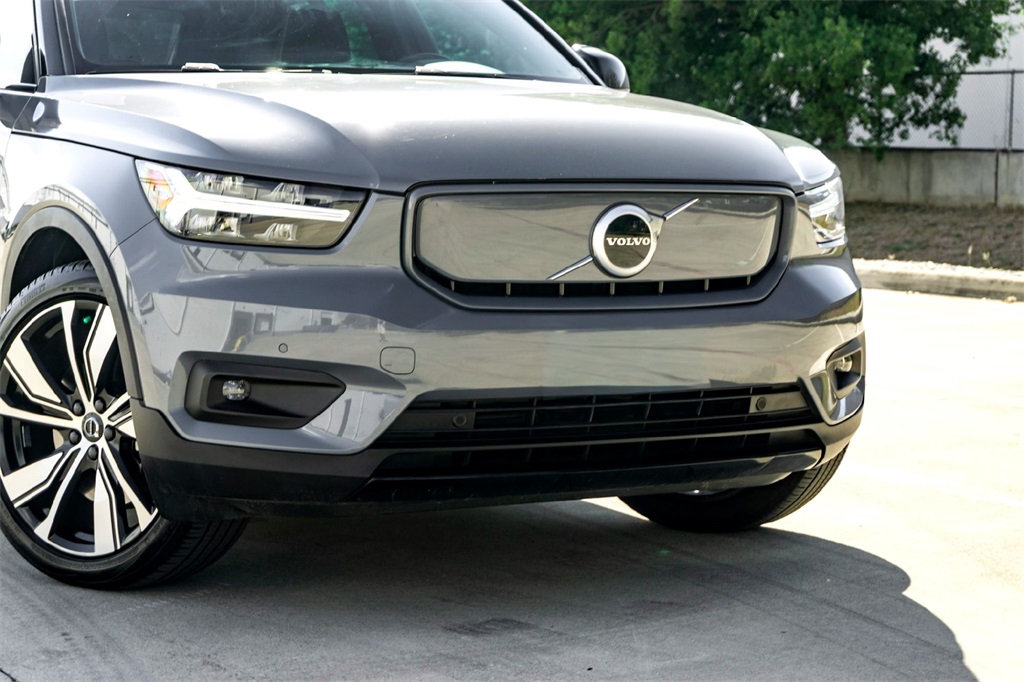 2021 Volvo XC40 Recharge P8 photo 3
