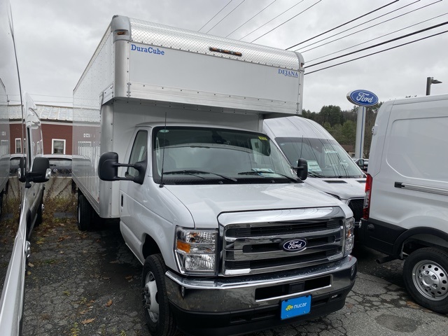 2026 Ford E-Series Cutaway Base's photo