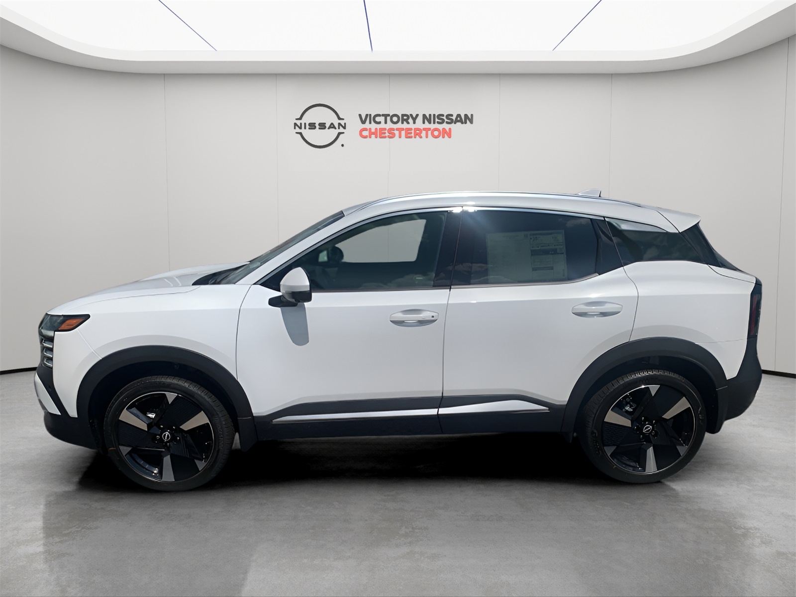 2025 Nissan Kicks SR photo 3