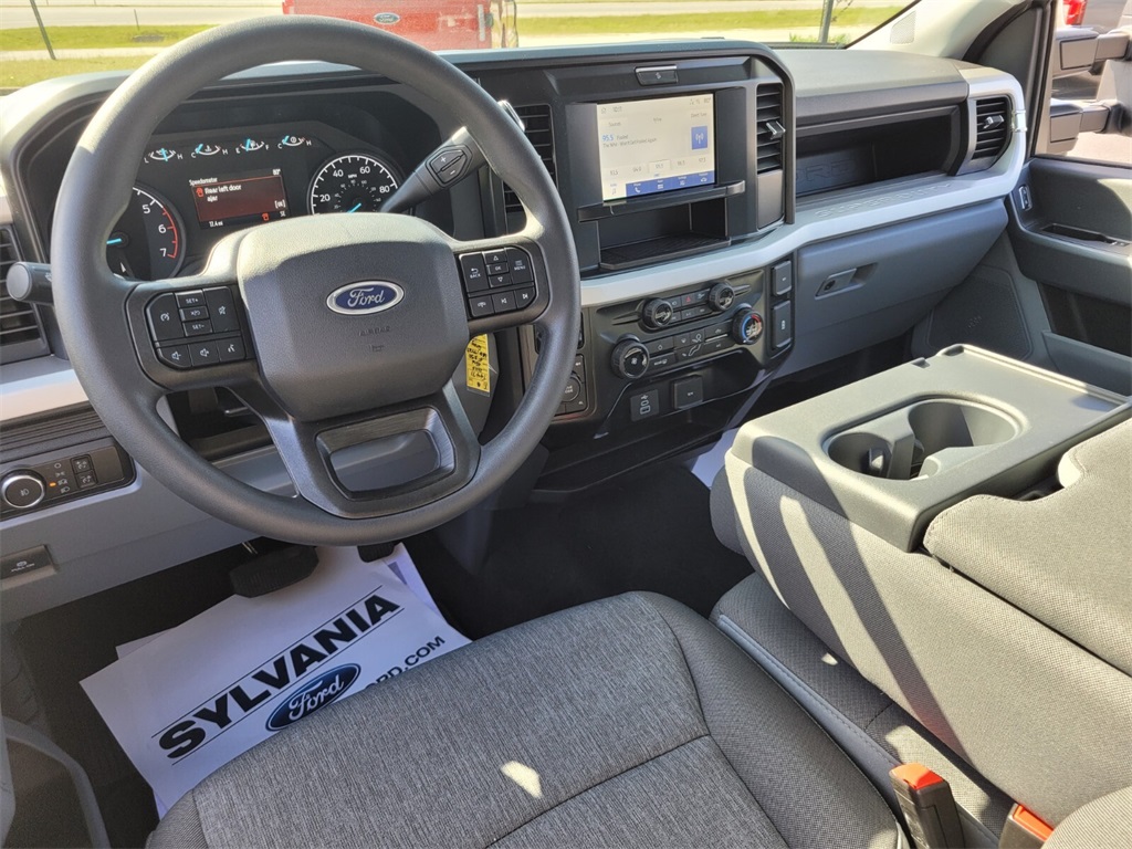 2025 Ford F-350 XL photo 7