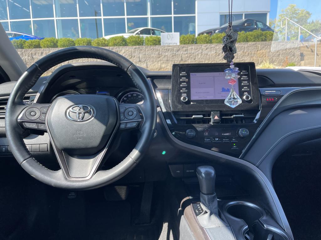 2021 Toyota Camry SE photo 9