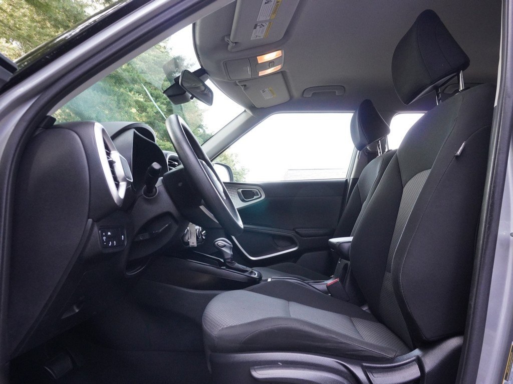 2022 Kia Soul LX photo 29