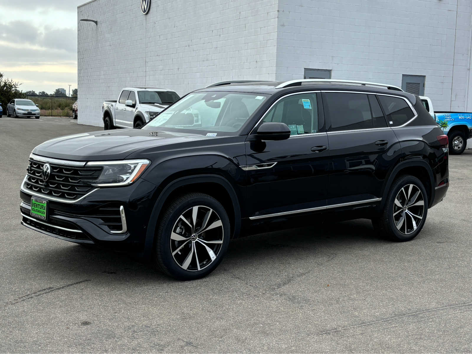 2024 Volkswagen Atlas SEL Premium R-Line photo 7