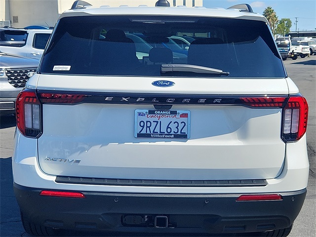 2025 Ford Explorer photo 18