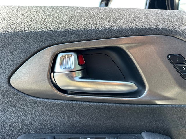2025 Chrysler Pacifica photo 28