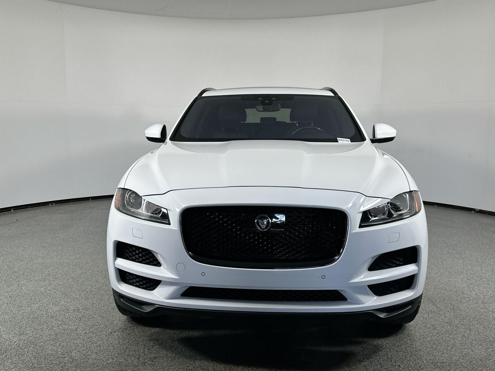 2019 Jaguar F-PACE Premium photo 2