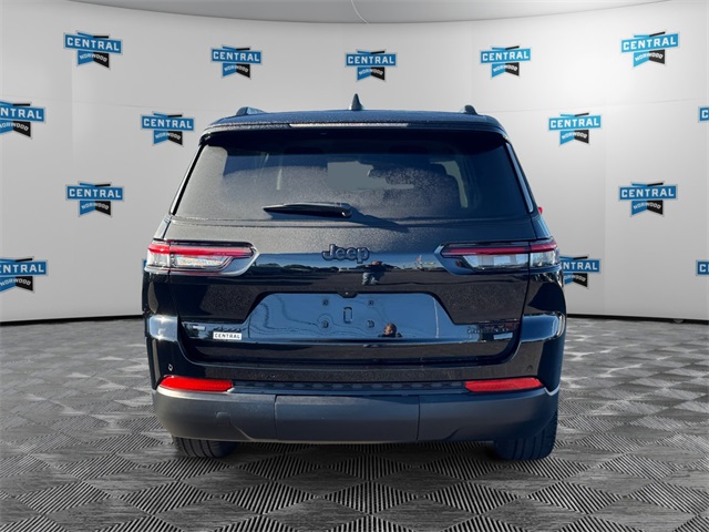 2023 Jeep Grand Cherokee Limited photo 3