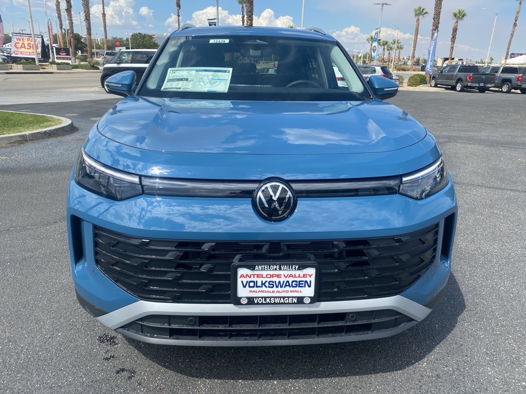 2025 Volkswagen Tiguan SE photo 2