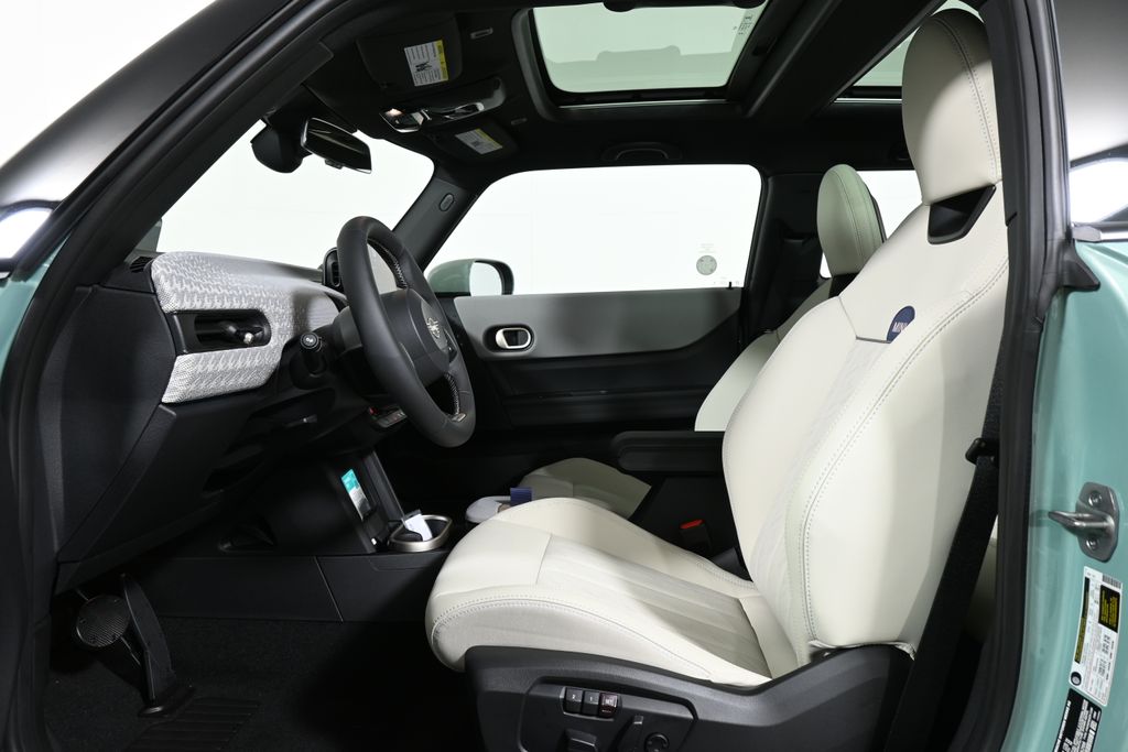 2026 Mini Cooper 2 Door Hardtop Signature photo 2