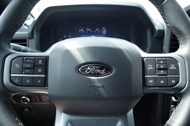 2025 Ford F-150 XLT photo 3