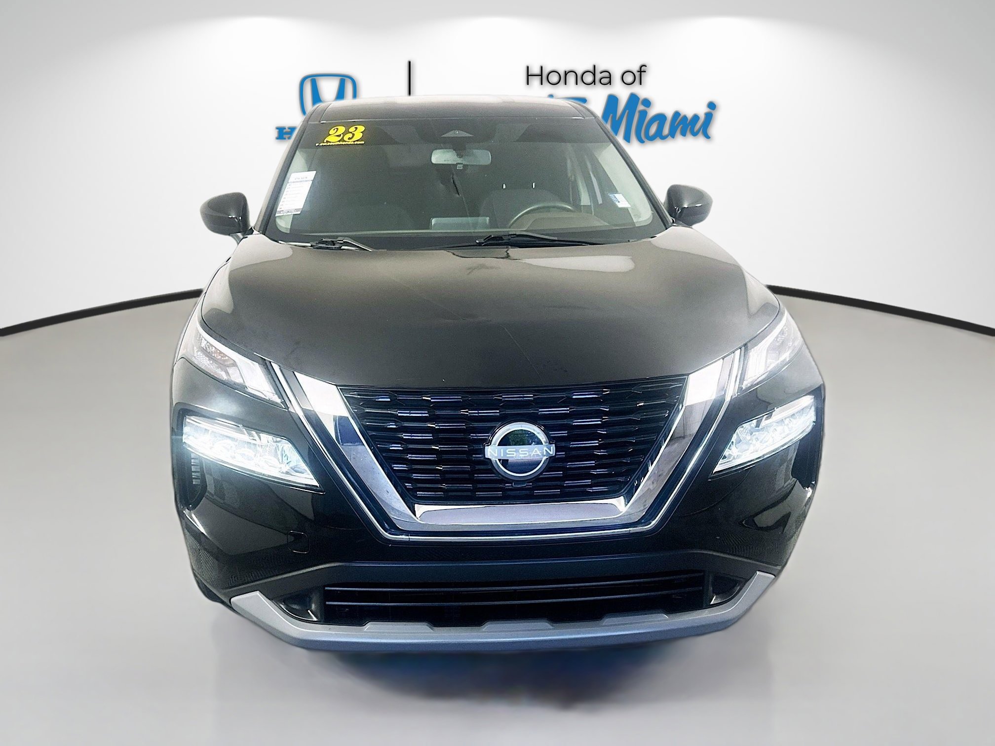 2023 Nissan Rogue SV photo 2