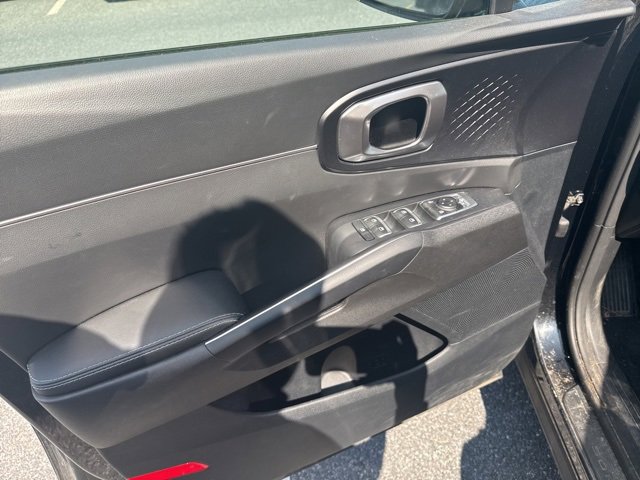 2022 Kia Sorento LX photo 5