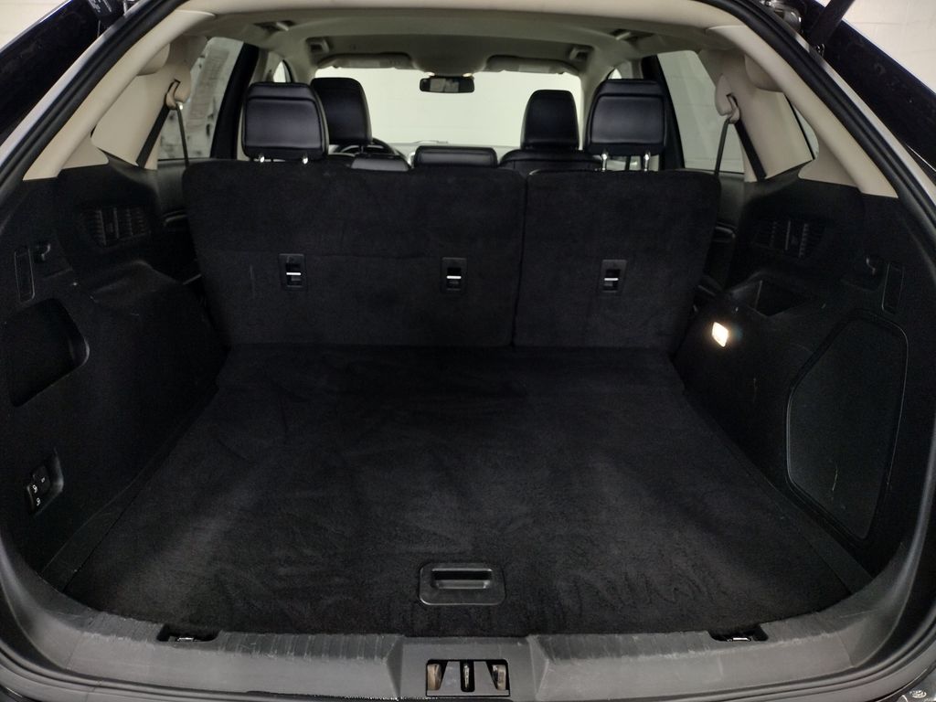 2022 Ford Edge Titanium photo 13