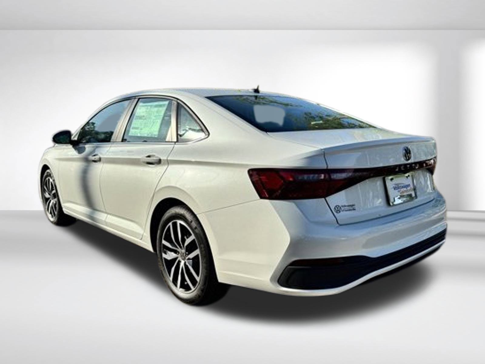 2025 Volkswagen Jetta SE photo 4