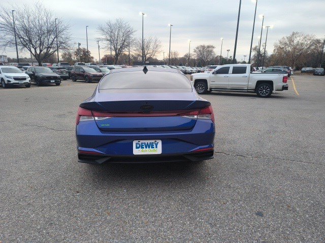 2022 Hyundai Elantra SE photo 4