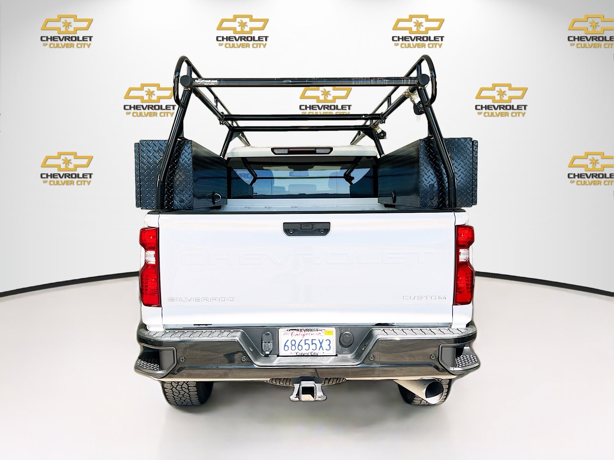 2024 Chevrolet Silverado 2500HD Custom photo 3