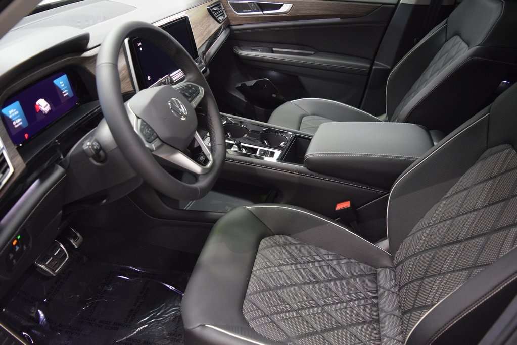 2026 Volkswagen Atlas SEL Premium R-Line photo 3