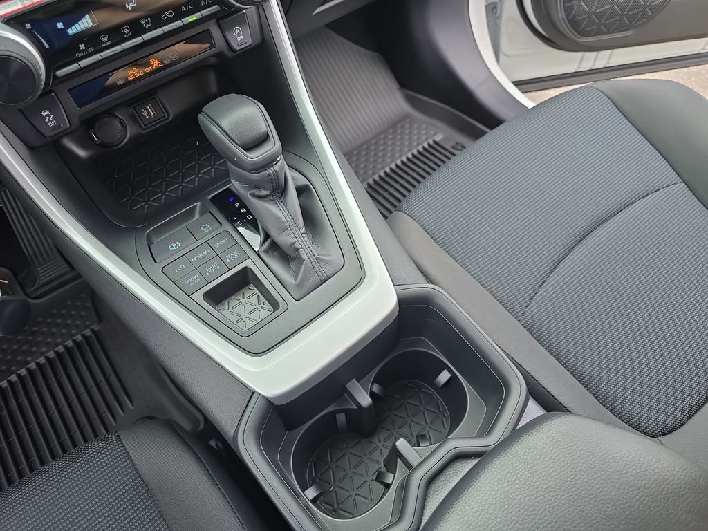 2025 Toyota RAV4 LE photo 19