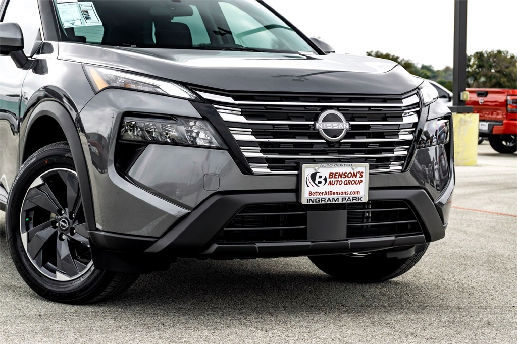 2026 Nissan Rogue SV photo 3