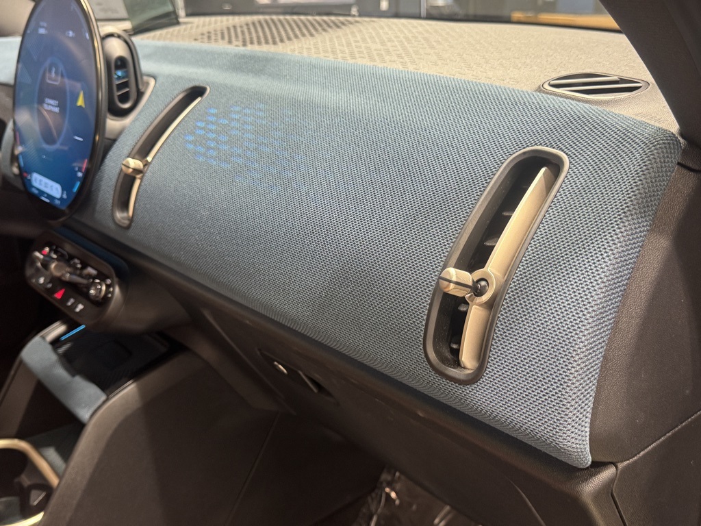 2025 Mini Cooper ALL4 Signature photo 26