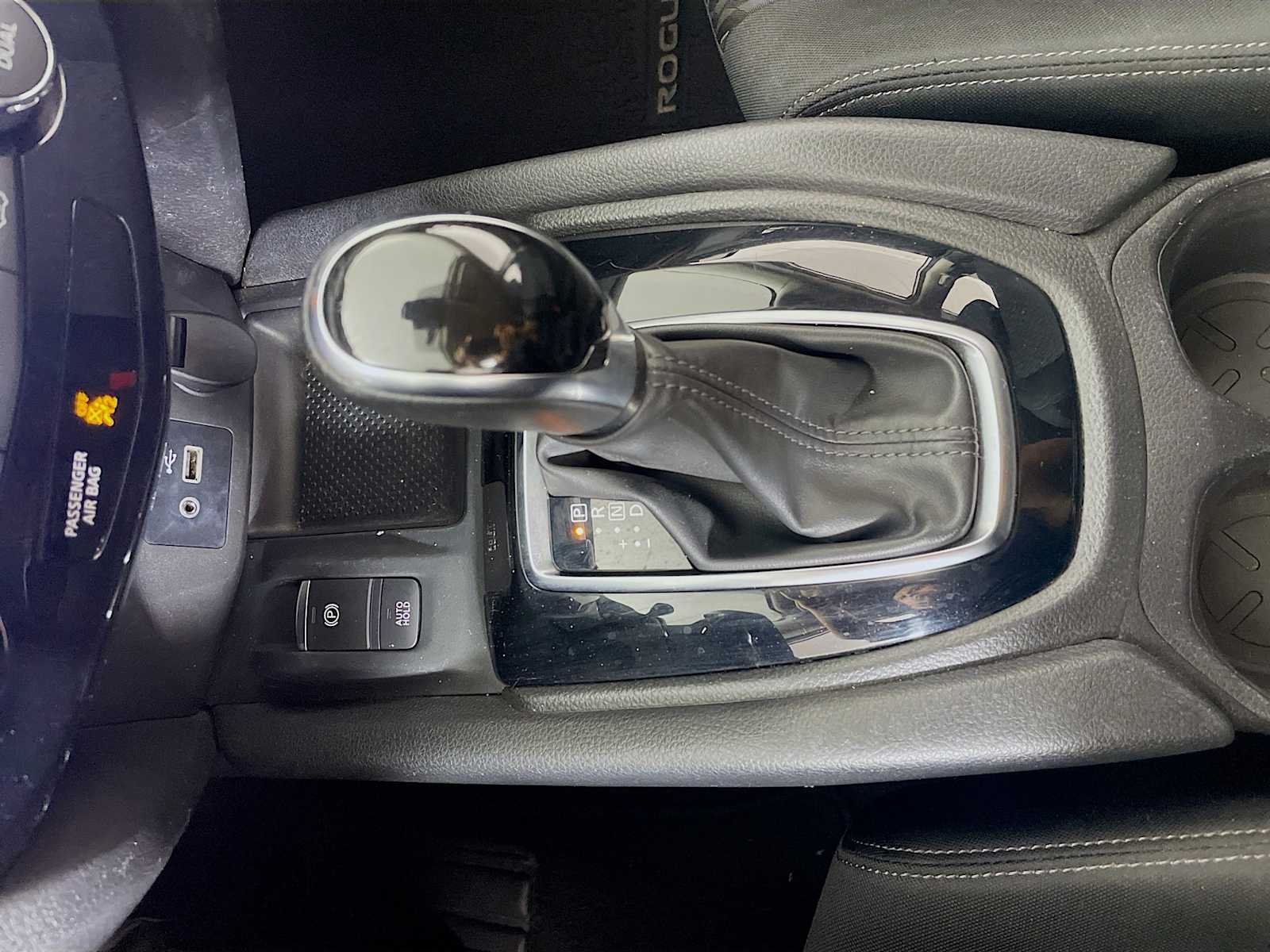 2020 Nissan Rogue SV photo 15