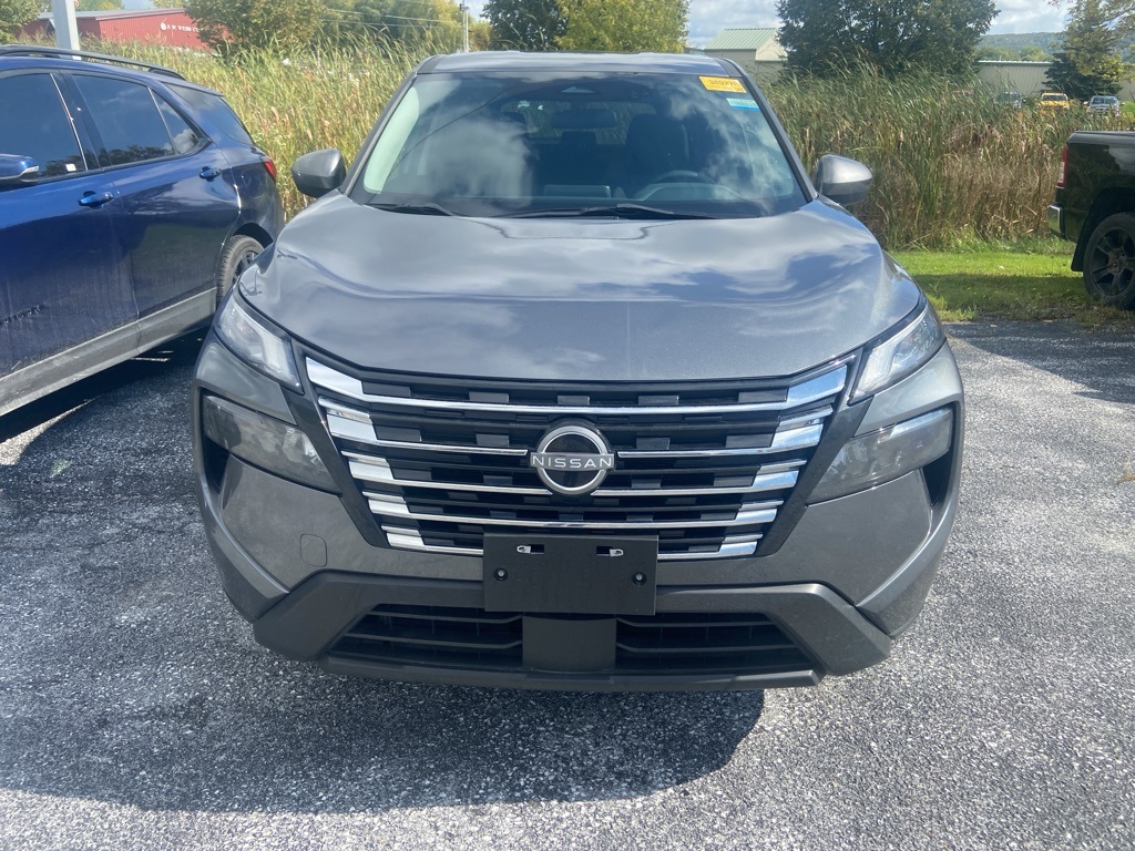 2024 Nissan Rogue SV photo 2