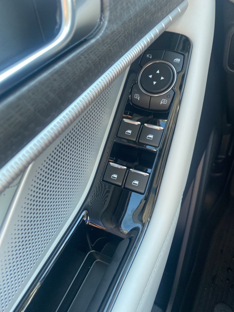 2025 Ford Explorer Platinum photo 17