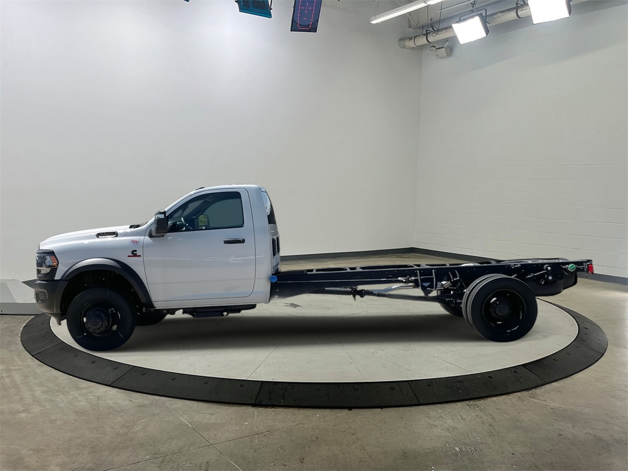 2024 Ram 5500 Tradesman photo 4