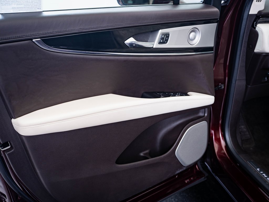 2022 Lincoln Nautilus Black Label photo 18