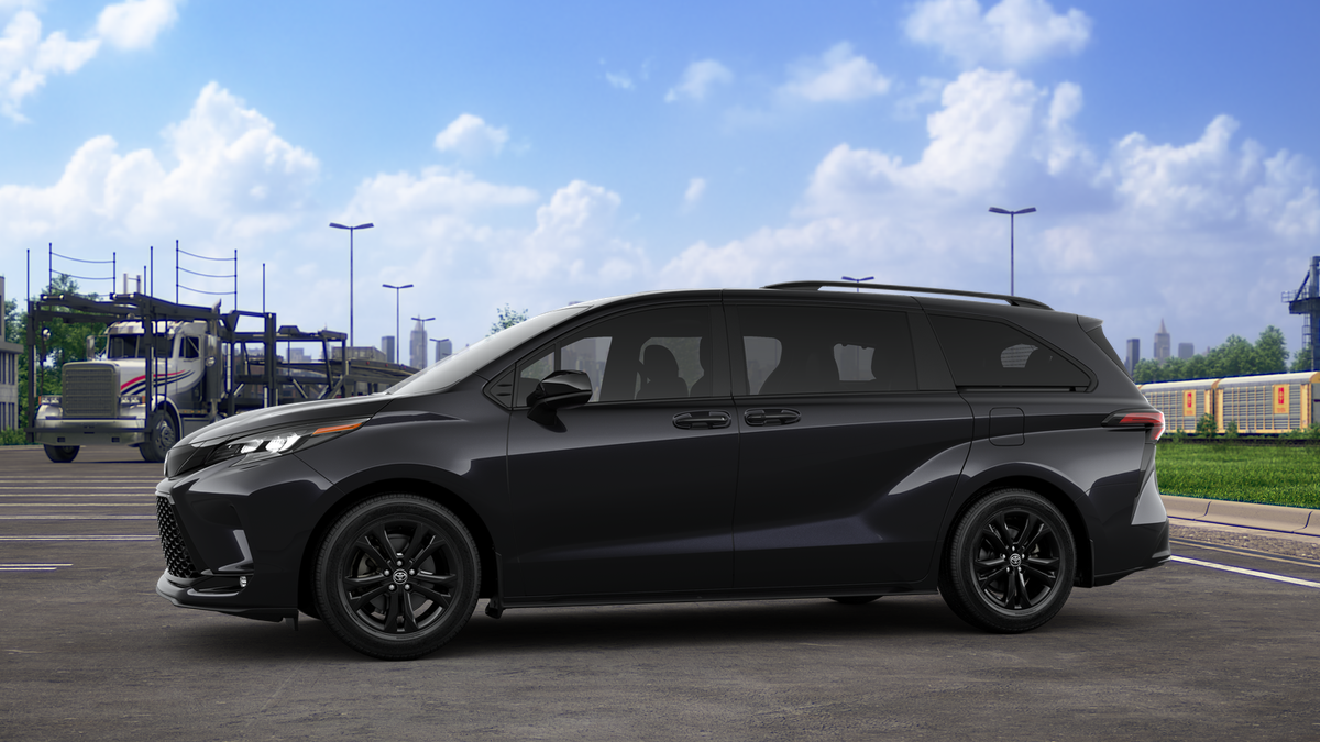 2025 Toyota Sienna XSE photo 3