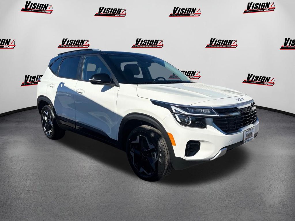 2025 Kia Seltos S photo 3