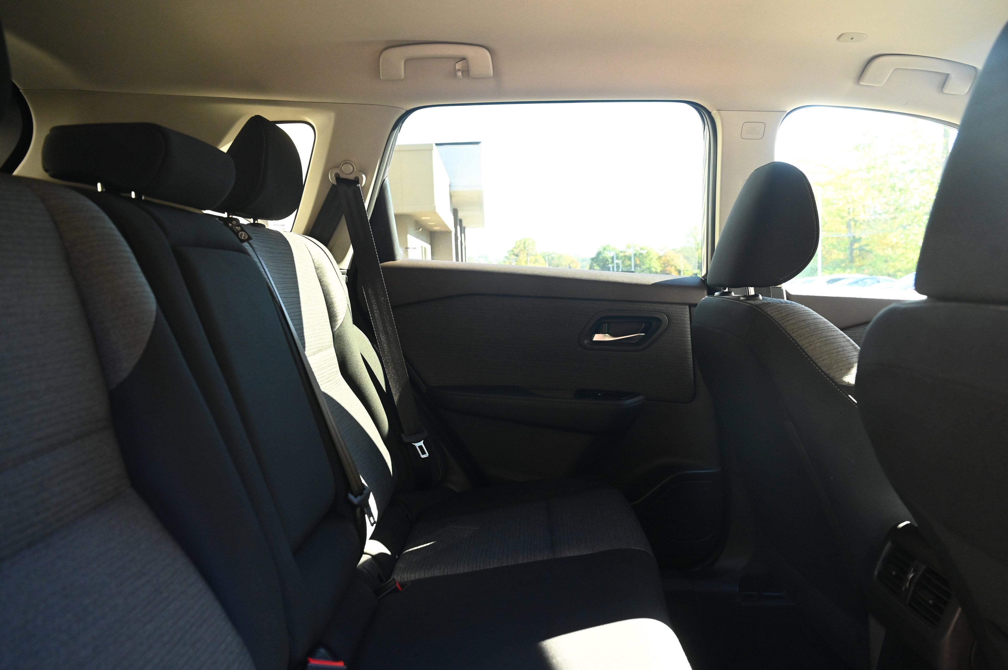 2023 Nissan Rogue SV photo 19
