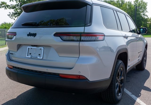 2025 Jeep Grand Cherokee Altitude X photo 4
