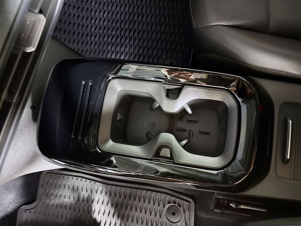 2021 Volkswagen ID.4 Pro S photo 14