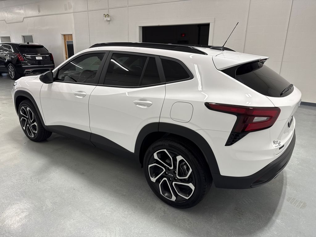 2025 Chevrolet Trax photo 5