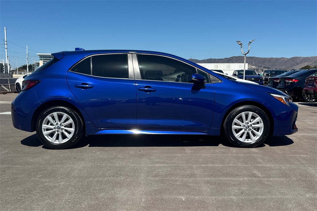 2023 Toyota Corolla SE photo 2