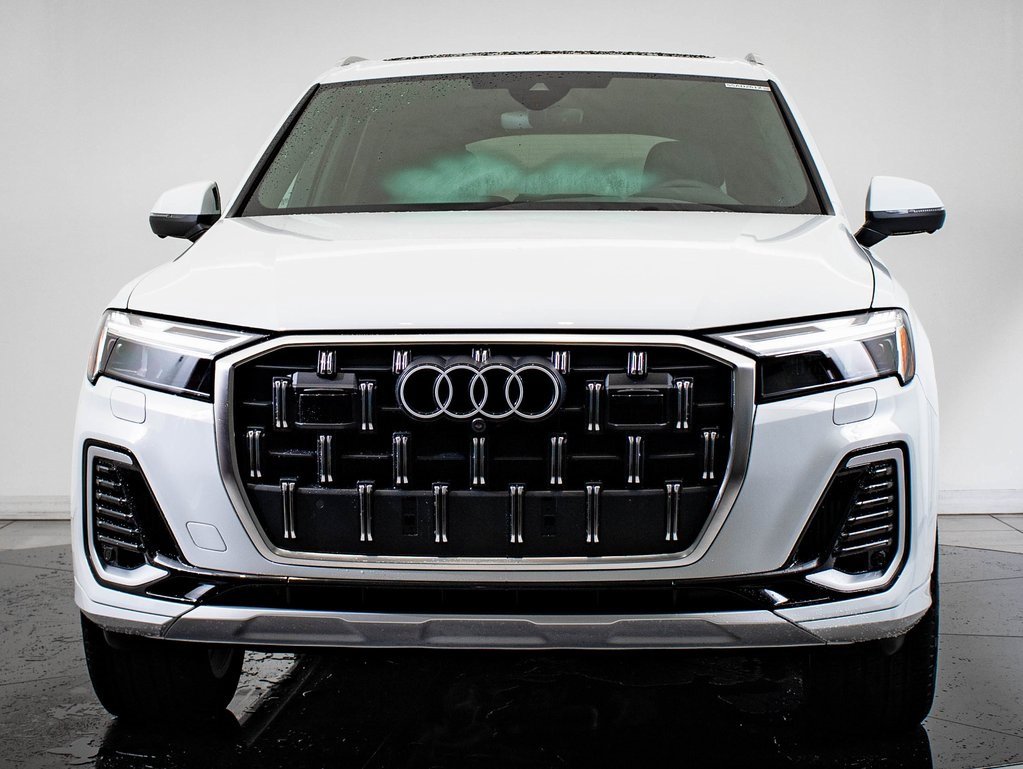 2025 Audi Q7 55 Premium Plus photo 2