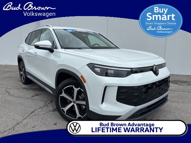 Volkswagen Tiguan ホワイト SUV White Volkswagen Tiguan for Sale | Ide VW of East Rochester