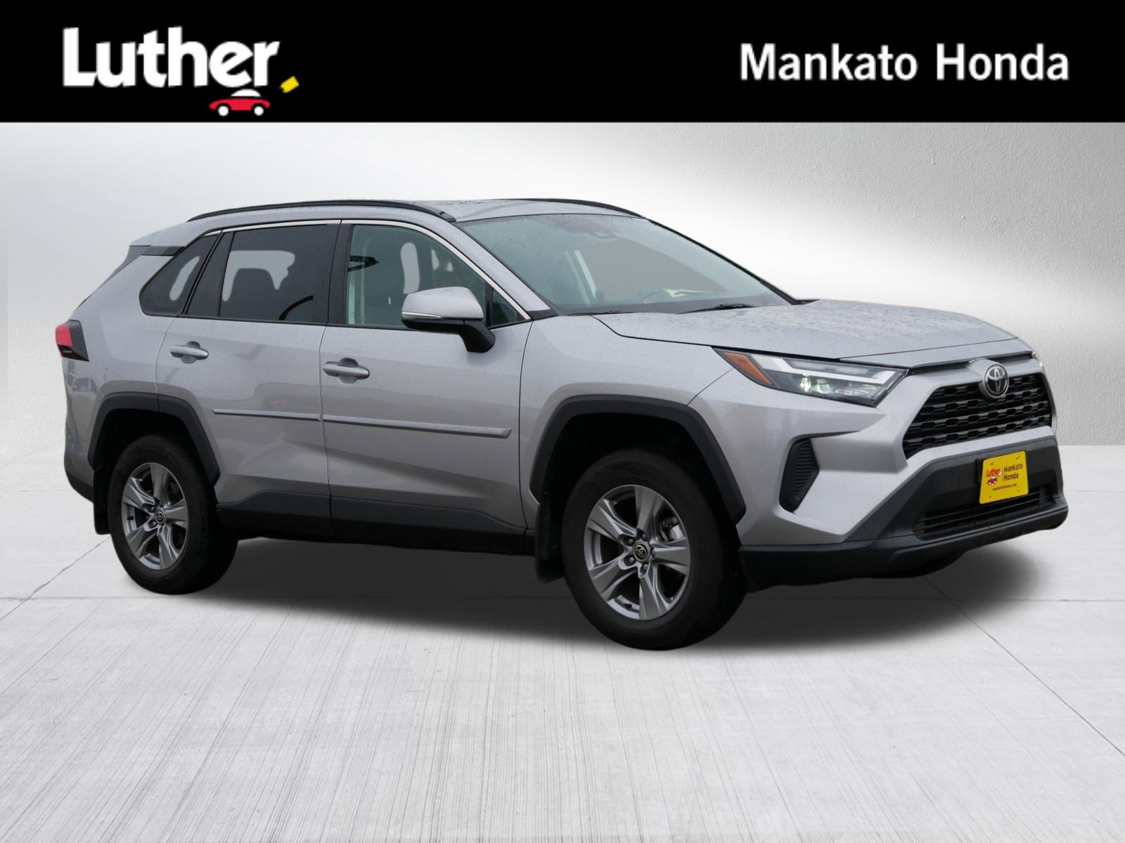 2022 Toyota RAV4 XLE's photo