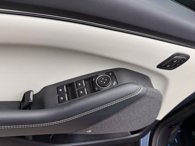 2024 Ford Mustang Mach-E Premium photo 11