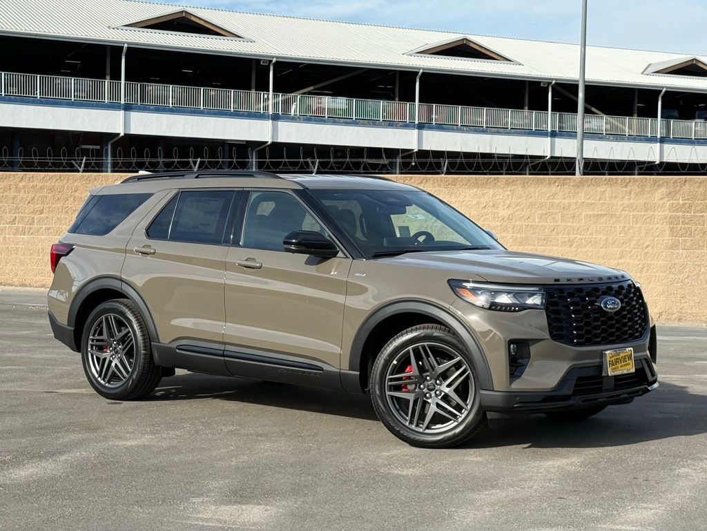 2026 Ford Explorer ST-LINE's photo